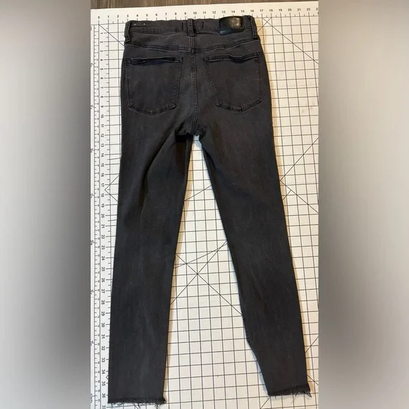 Madewell by J. Crew Women’s Size 27 Gray Roadtripper High Waist Cropped Jeans - Picture 6 of 10